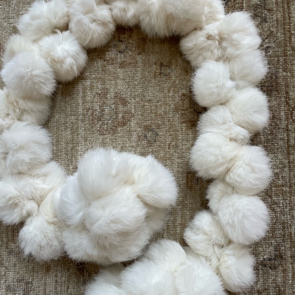 Unique fur scarf, white. - Picture 3 of 5